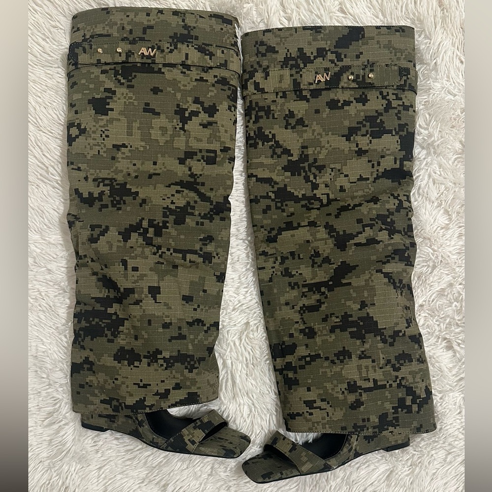 AZALEA WANG MARIETTA FOLD OVER OPEN TOE SANDAL BOOT IN CAMO - SIZE 7 - NWT - Picture 6 of 14